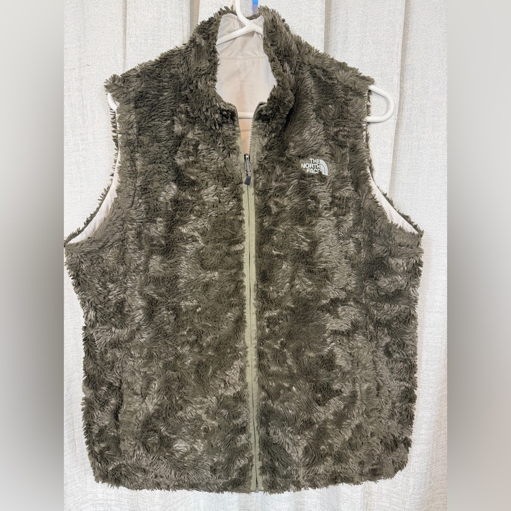 The North Face Women's Green Fleece Vest - Picture 2 of 8